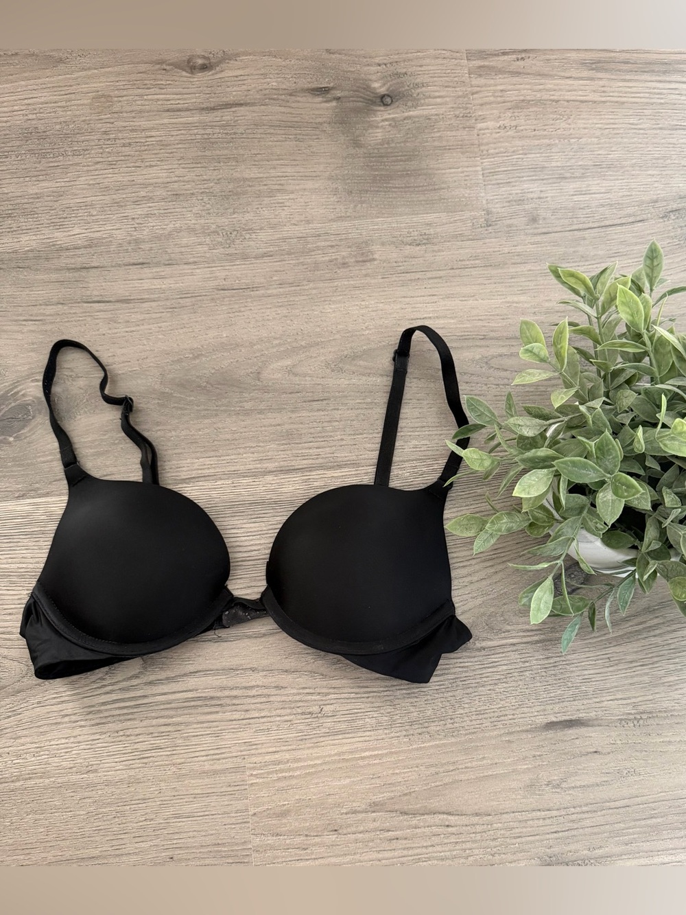 Victoria's Secret Black push up Bra - Smooth Molded Cups